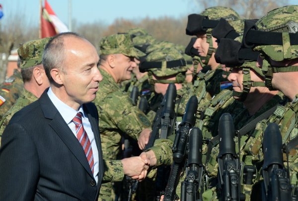 Petrinja: Svečani ispraćaj vojnika 1. hrvatskog kontigenta u Republiku Litvu