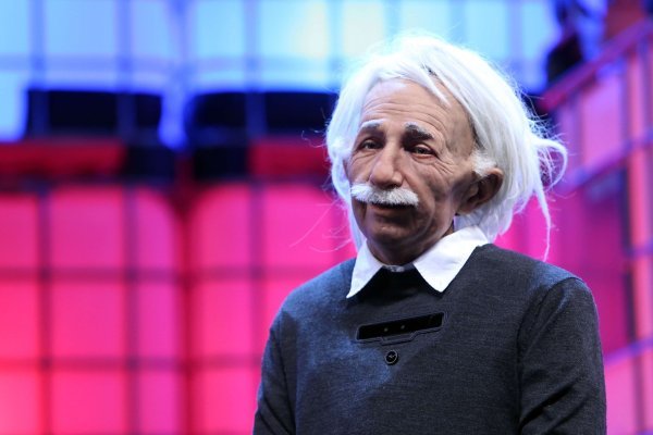 Robot Profesor Einstein