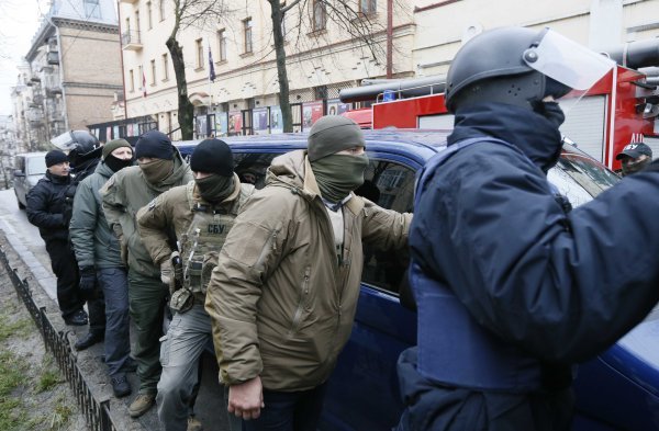 Oslobađanje Sakašvilija iz policijskog kombija