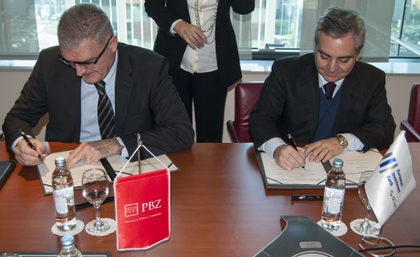 Božo Prka, predsjednik PBZ-a i Dario Scannapieco, potpredsjednik EIB-a  potpisivanje Ugovora