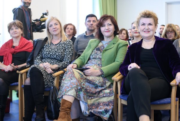 Okrugli stol Dijete na čekanju