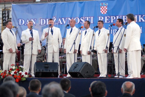Klapa Hrvatske ratne mornarice 'Sveti Juraj'