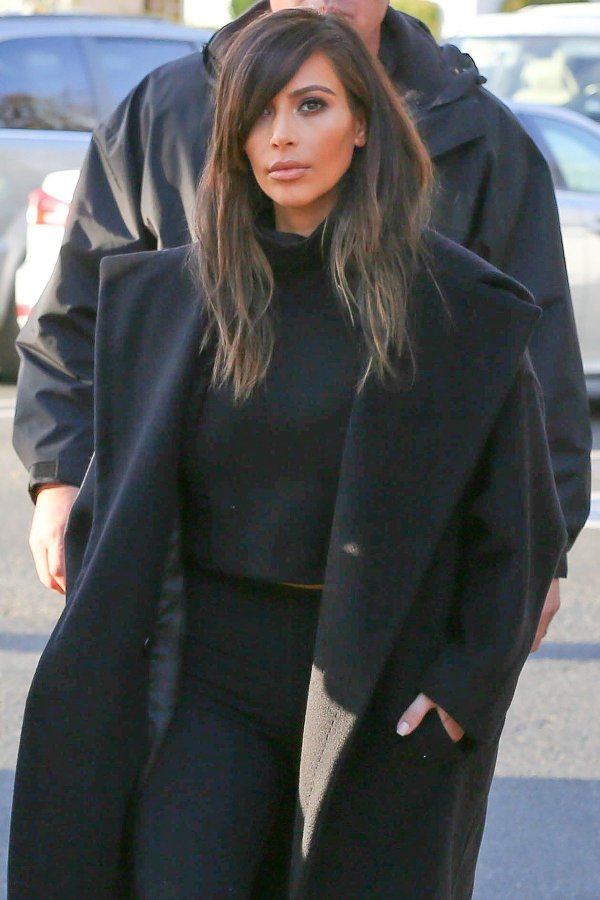 Slavne ljepotice u crnim dolčevitama