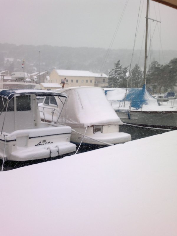 Snijeg na otoku Ižu