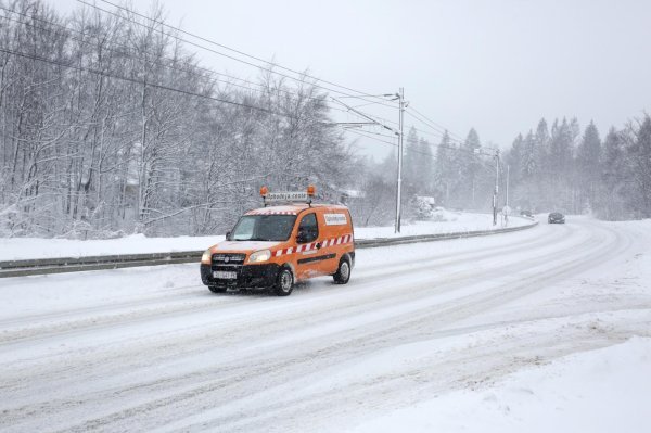 Delnice: Novi snijeg zabijelio Gorski Kotar