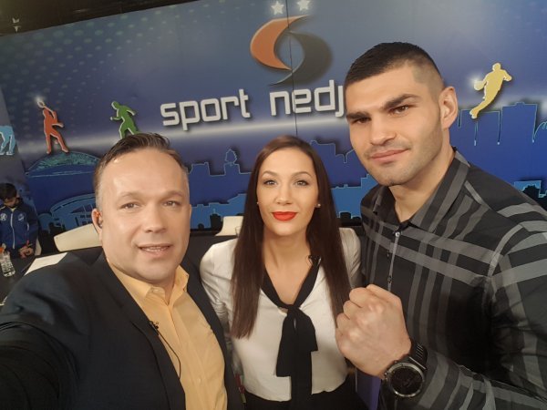 Voditelji esmisije Sport nedjeljom u društvu boksača Hrgovića