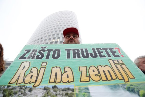 Prosvjed protiv izgradnje termoelektrane Peruća