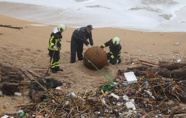 Na plažu Banje more izbacilo minu iz Drugog svjetskog rata