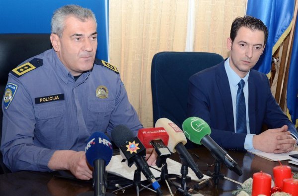 Luka Pešut, Krešimir Mamić