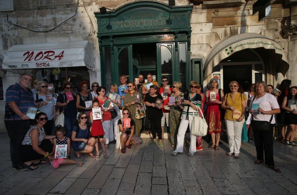 Ljubitelji knjige prosvjedovali protiv zatvaranja knjižare Morpurgo, lipanj 2017.