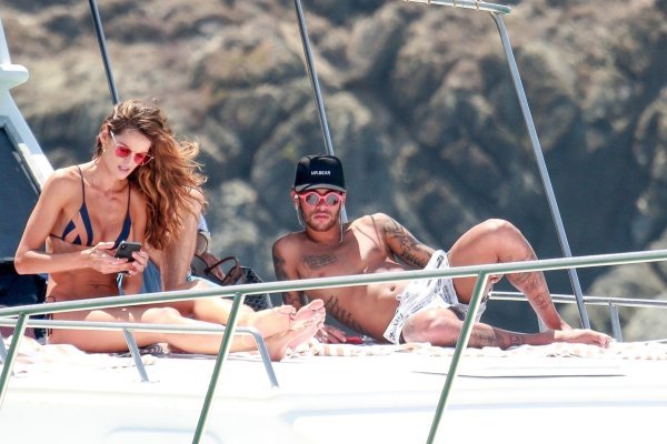 Manekenka Izabel Goulart i Neymarova djevojka Bruna Marquezine