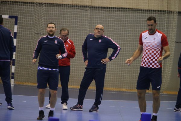 Trening rukometne reprezentacije (2)