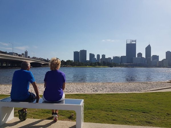 Steora pametna klupa