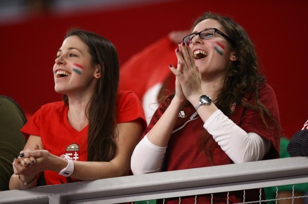 Mađarske navijačice