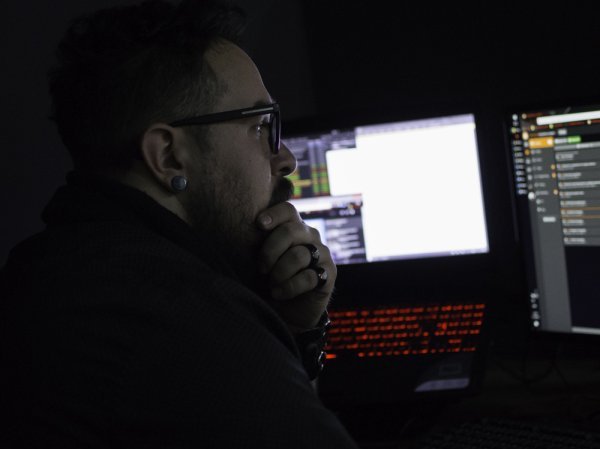 Leo Tot (Void Main Studio)