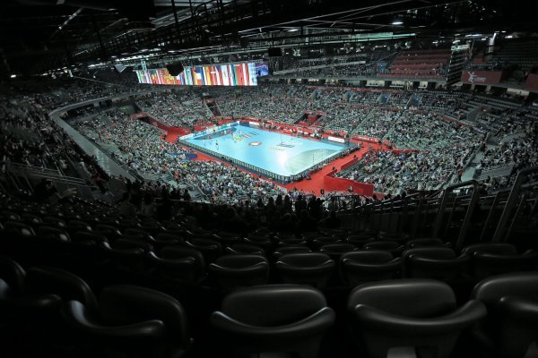 Prazna Arena (2)