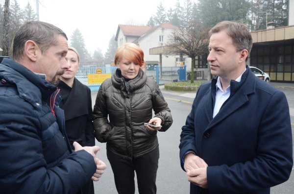 MOST održao konferenciju za medije o najavi INA-e da gasi pogon i otpušta 40 radnika