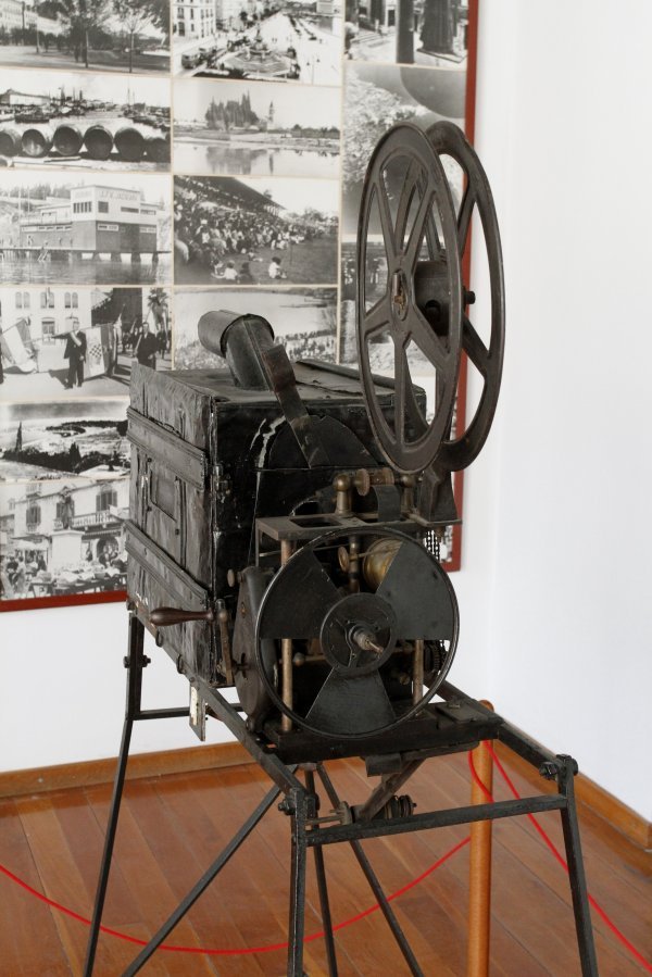 Muzej grada Splita, kinoprojektor s početka 20. stoljeća
