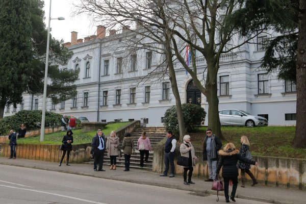 Evakuirana zgrada suda u Puli