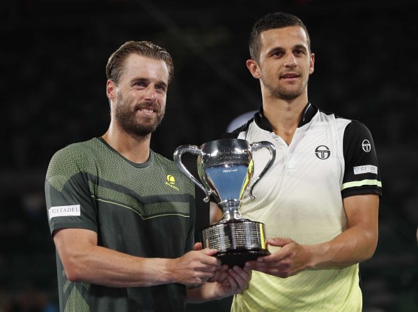 Pavić i Marach s trofejom