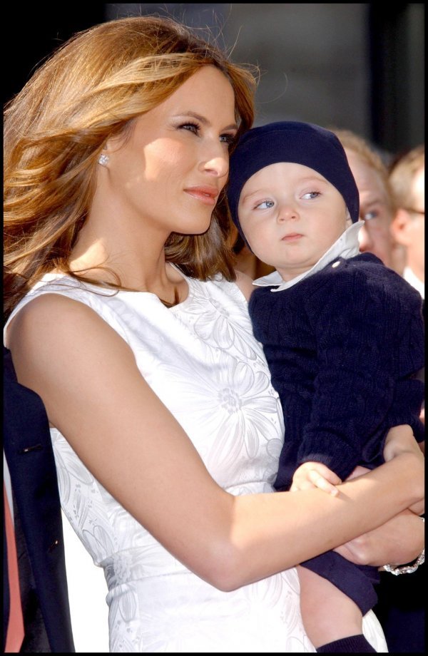 Melania Trump sa sinom Barronom prije nekoliko godina