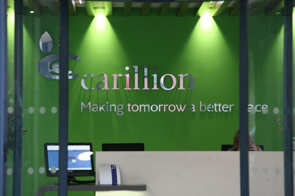 Carillion je, i kad je već voda polako dolazila do grla, nastavio isplaćivati dividende dioničarima i bonuse direktorima