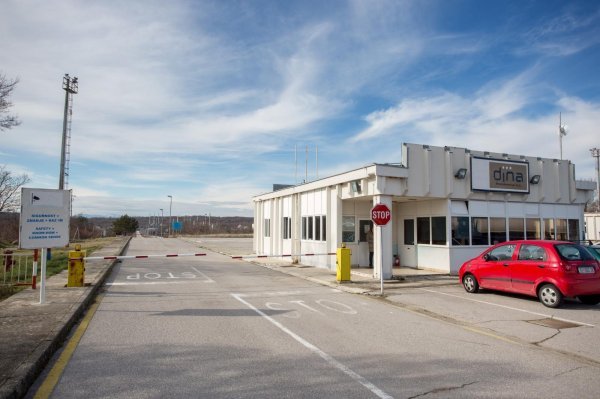 Postrojenje Dina Petrokemije na otoku Krku