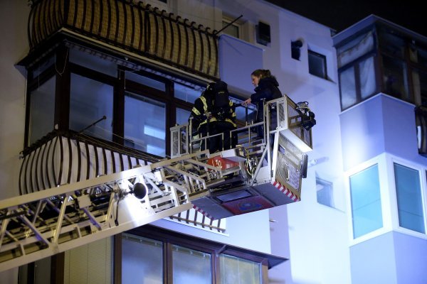 Vatrogasci ugasili požar u stambenoj zgradi u Ulici Ivana Matetića Ronjgova 18 u Zagrebu