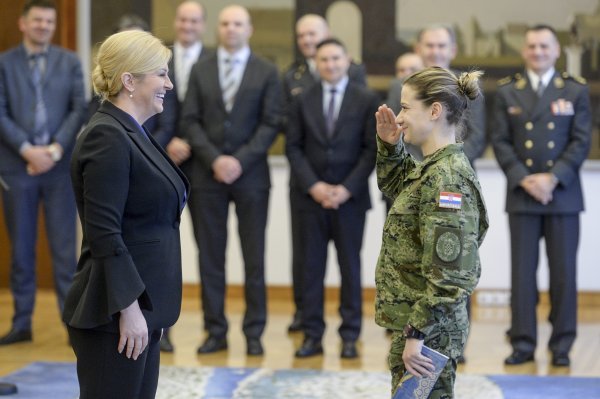 Kolinda Grabar Kitarović s najboljim vojnicima