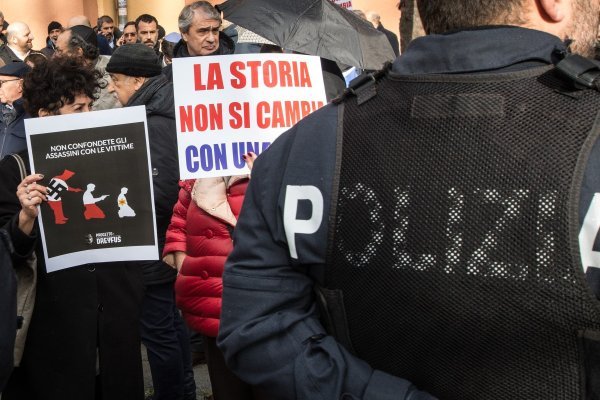 Prosvjedi protiv poljskog zakona u Rimu