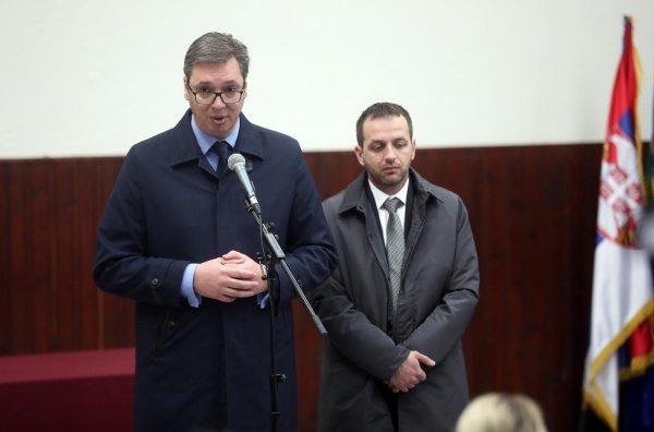 Aleksandar Vučić obratio se medijima nakon službene posjete Općini Gvozd