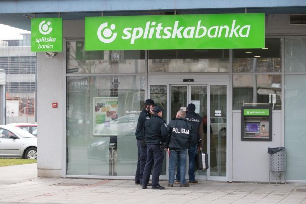 Opljačkana poslovnica Splitske banke u Središću