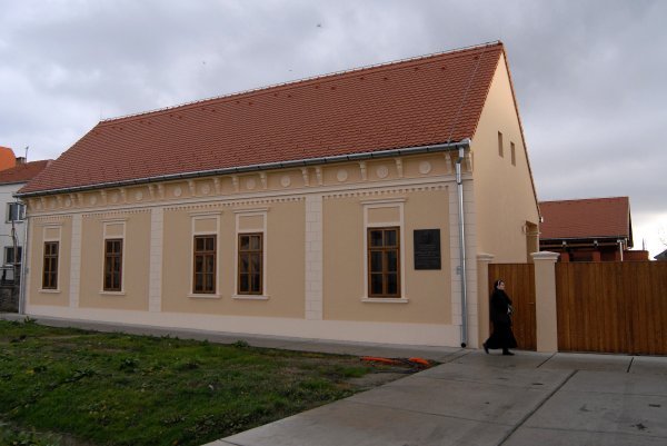Rodna kuća Antuna Gustava Matoša u Tovarniku