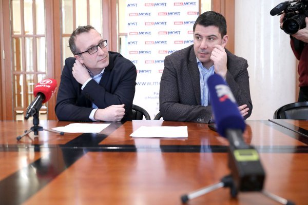Zastupnici kluba Mosta održali konferenciju za novinare