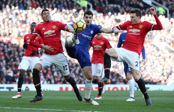 Manchester United (Chris Smalling) - Chelsea (Alvaro Morata)