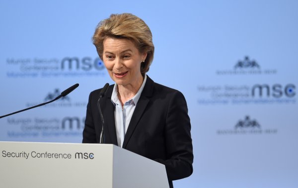 Ursula von der Leyen, ministrica obrane