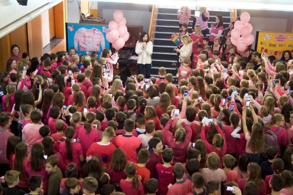 Mia Dimšić u O.Š. Dragutin Domjanić