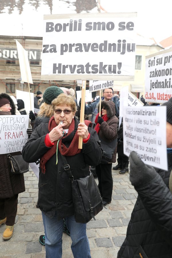 Prosvjed zaštićenih najmoprimaca na Markovu trgu