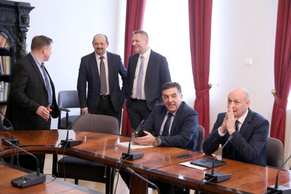 Ivan Lovirinović , Tulio Demetlika , Ivo Jelušić , Giovanni Sponza