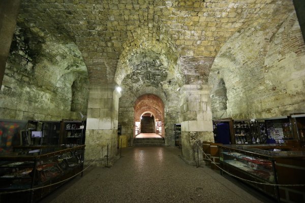 Dioklecijanovi podrumi