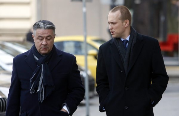 Tomislav Saucha dolazi na pripremno ročište u društvu odvjetnika