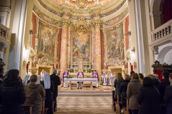 Euharistijsko klanjanje, misa i blagoslov crkve svetog Ignacija