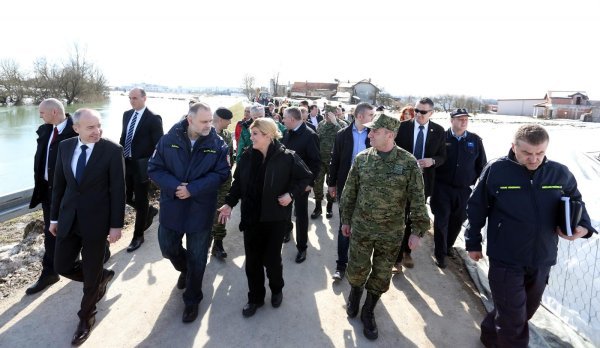 Predsjednica obišla područje gdje se postavljaju box-barijere za zaštitu od poplave