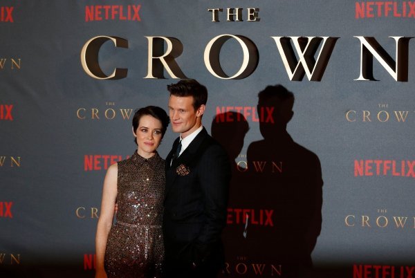 Claire Foy i Matt Smith u seriji 'The Crown'