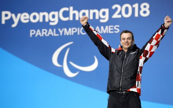 'Presretan sam što sam se upisao u povijest hrvatskih nastupa na Zimskim paraolimpijskim igrama osvajanjem prvog odličja za svoju domovinu', rekao je Bošnjak