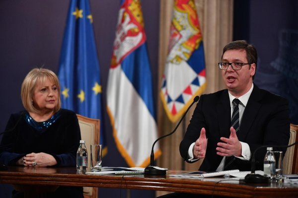 Predsjednik Vučić obratio se javnosti u vezi Kosova i Metohije i populacijske politike