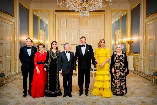 Kraljica Rania i kraljica Maxima na svečanoj večeri u Noordeinde Palace