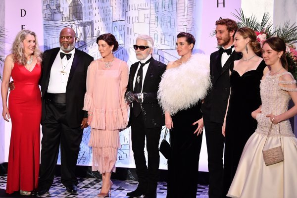 Caroline od Monaca, Karl Lagerfeld, Charlotte Casiraghi, Pierre Casiraghi, Beatrice Casiraghi i Alexandra od Hanovera
