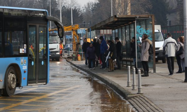 Sanacija puknuća vodovodne cijevi na Donjim Sveticama u Zagrebu