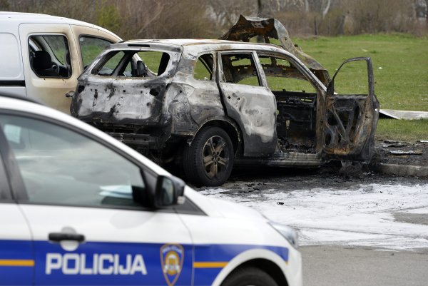 Zapaljeni automobil na Jarunu